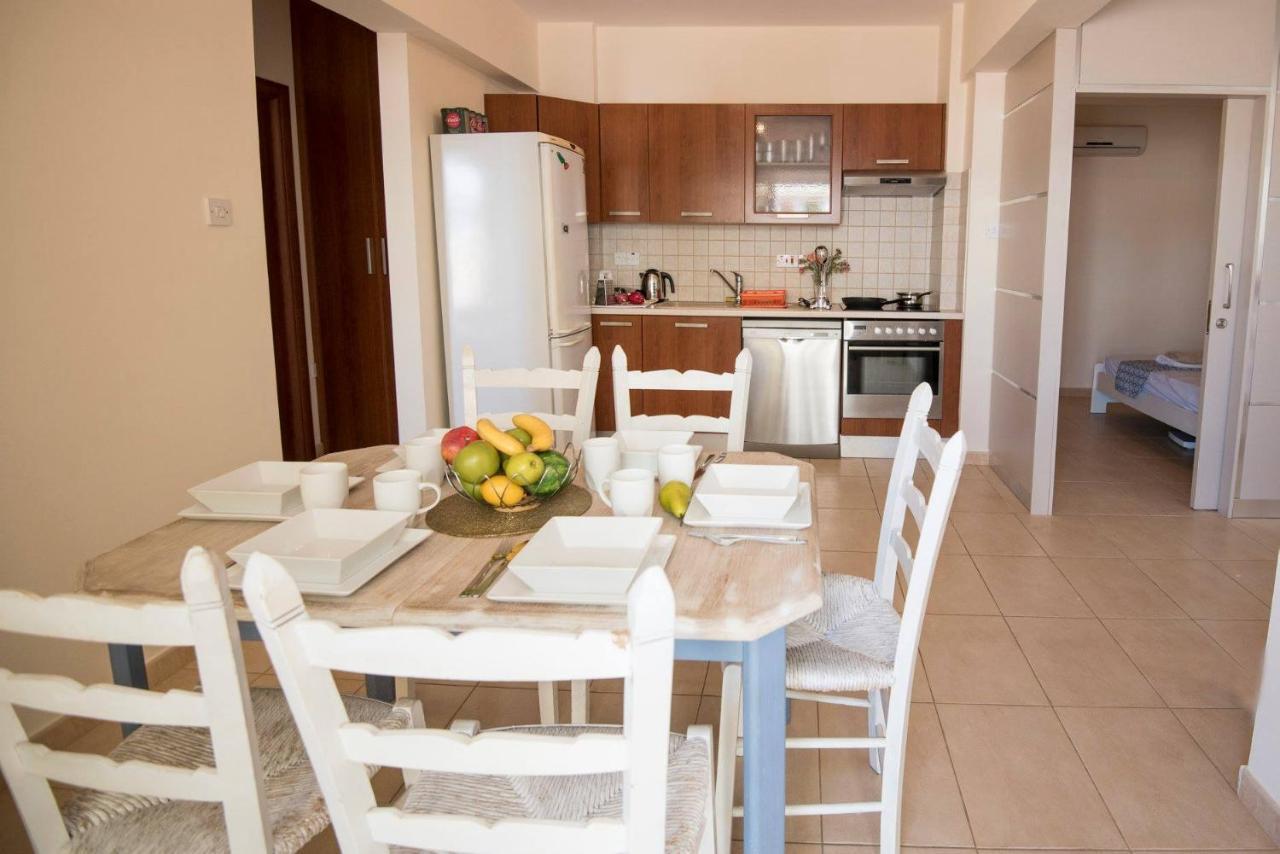 Apartments For Holidays Paralimni Luaran gambar