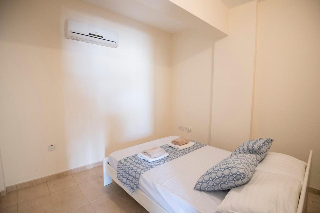 Apartments For Holidays Paralimni Luaran gambar