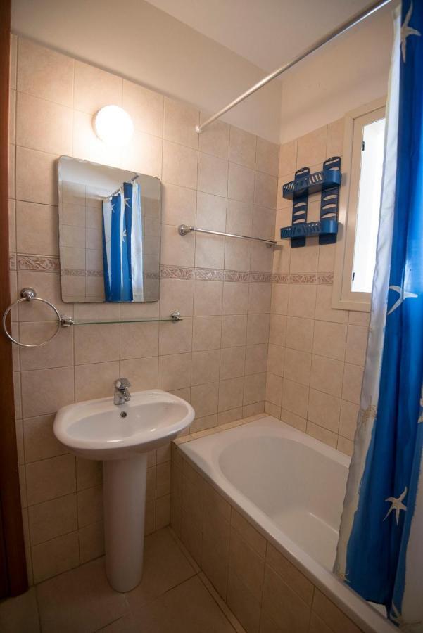 Apartments For Holidays Paralimni Luaran gambar